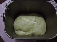 自制葡萄干小餐包做法图解5)