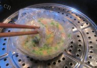 好吃又营养的虾仁鸡蛋羹做法图解7)