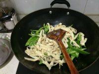 家常菜青椒炒豆皮做法图解3)