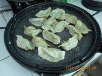 自己做的油煎水饺做法图解5)