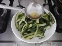 清爽三合油拌黄瓜条做法图解9)