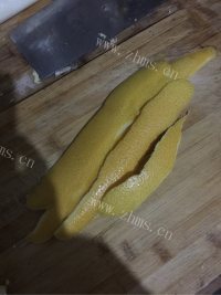芳香四溢的蜂蜜柚子茶做法图解2)