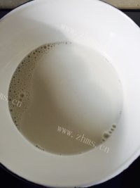 自制抹茶冰激凌做法图解2)