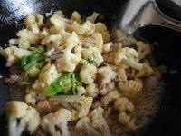 「美味可口」菜花炒肉做法图解9)