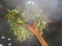 「首发」芹菜炒肉丝做法图解6)