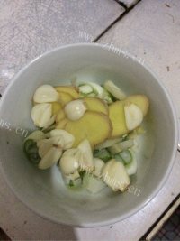 香喷喷的红烧鱼做法图解2)