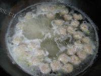 自制肉丸白菜汤做法图解9)