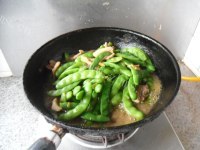 好吃的五花肉炖豆角做法图解10)