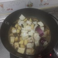 好吃的土豆茄子炖肉做法图解7)