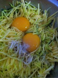 诱人的南瓜饼做法图解2)