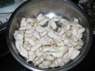 家常菜肉丝炒杏鲍菇做法图解1)
