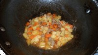 家常菜土豆焖牛肉做法图解8)