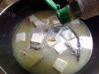 美味的豆腐泥鳅汤做法图解11)
