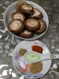 好吃的黑胡椒烤香菇做法图解1)