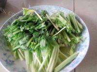 家常菜芹菜炒腊肉做法图解1)