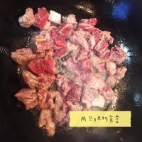 美味的黑胡椒牛肉做法图解2)