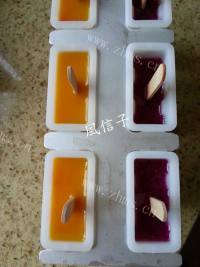 双色冰棍做法图解13)