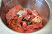 特色美食牙签肉做法图解3)