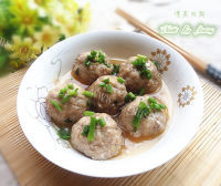 美味的清蒸肉圆
