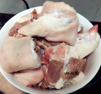花生焖猪蹄做法图解1)