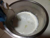 脆皮炸鲜奶做法图解2)