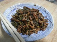 美味可口的雪里红炒肉做法图解7)