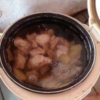 在家做的茶树菇排骨汤的做法图解四