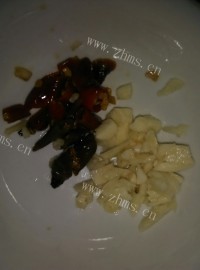 可口的酸辣土豆丝做法图解4)