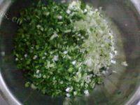 外婆教我做韭菜水饺做法图解2)