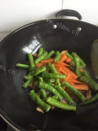 家常菜青椒炒肉片做法图解5)