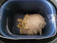 脆皮肠面包做法图解3)