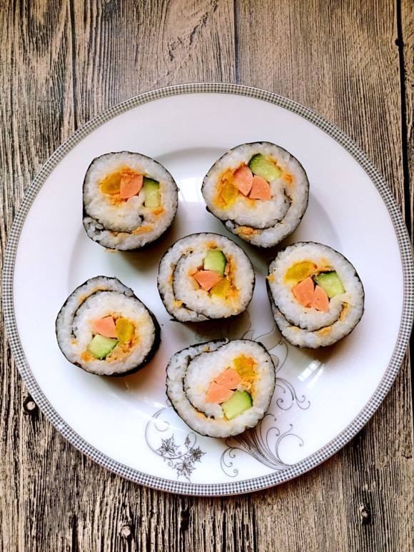 色香味俱全的肉松寿司