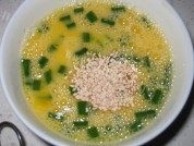 西葫芦炒鸡蛋做法图解2)
