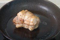 可口的日式豚骨拉面做法图解2)