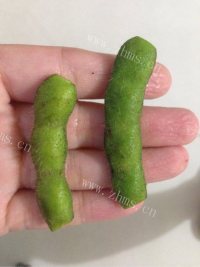 美味的煮毛豆做法图解2)