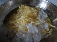 唇齿留香的蜂蜜柚子茶做法图解6)