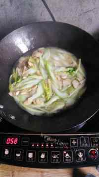 爽口的西芹炒豆瓣做法图解5)