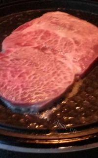 唇齿留香的炸牛排做法图解3)
