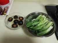 家常香菇青菜瘦肉粥做法图解1)