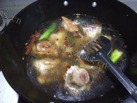 美味的黄豆烧猪蹄做法图解6)