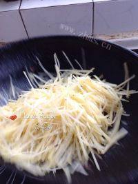 家常菜醋溜土豆丝做法图解9)