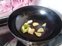 家常菜莲藕炖排骨做法图解5)