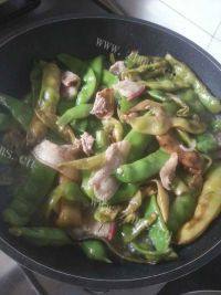 美味的五花肉炖豆角做法图解6)