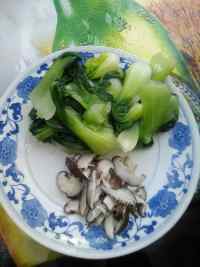 诱人的香菇油菜做法图解3)