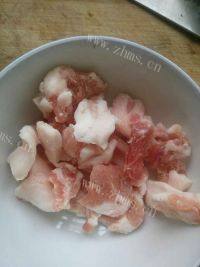 家常菜蒜台炒肉做法图解1)