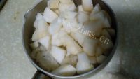 美味的银耳雪梨汁做法图解3)
