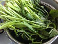 家常菜杏仁菠菜做法图解4)