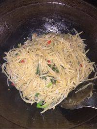 家常菜酸辣土豆丝