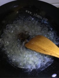 美味的东北拉皮做法图解7)