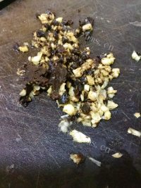家常菜炒四季豆做法图解2)